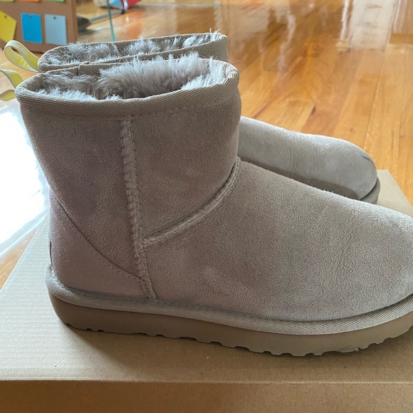 Neon Uggs - Picture 2 of 6